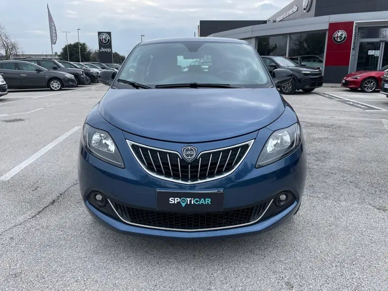 Lancia Ypsilon usata a Ancona (2)
