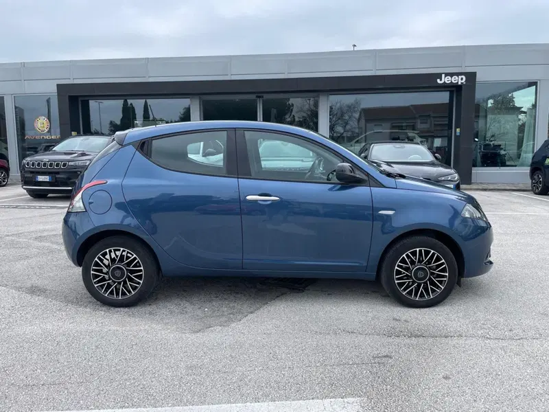 Lancia Ypsilon usata a Ancona (4)