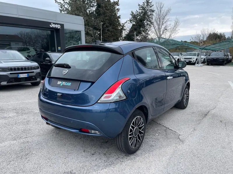 Lancia Ypsilon usata a Ancona (5)