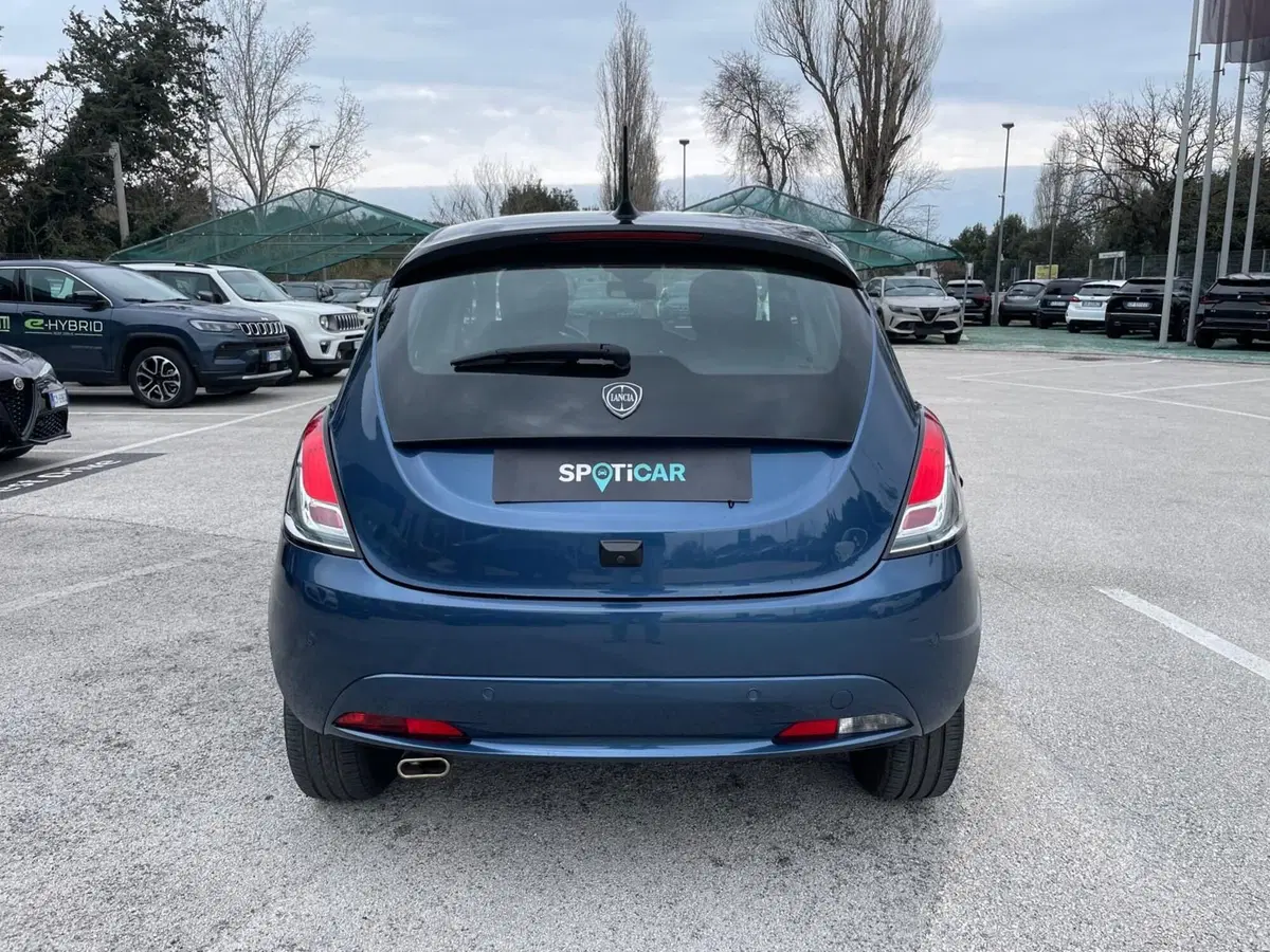 Lancia Ypsilon usata a Ancona (6)