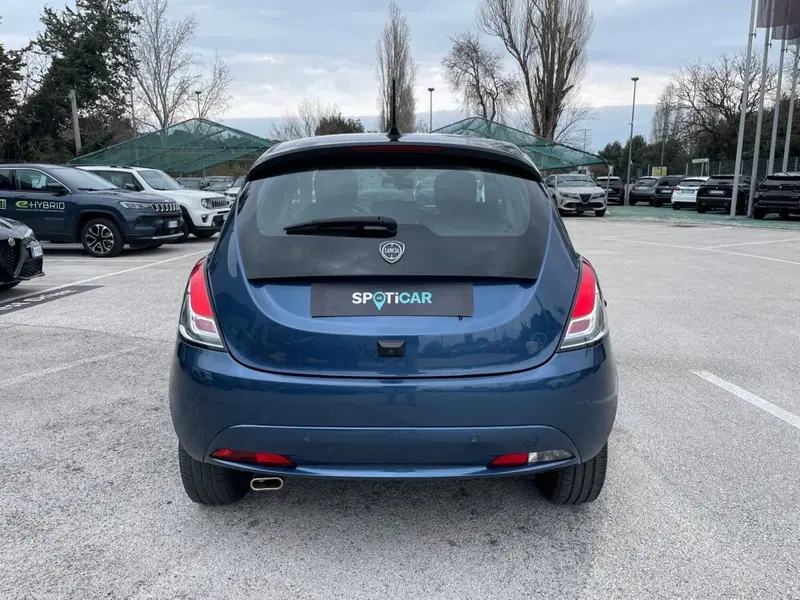 Lancia Ypsilon usata a Ancona (6)