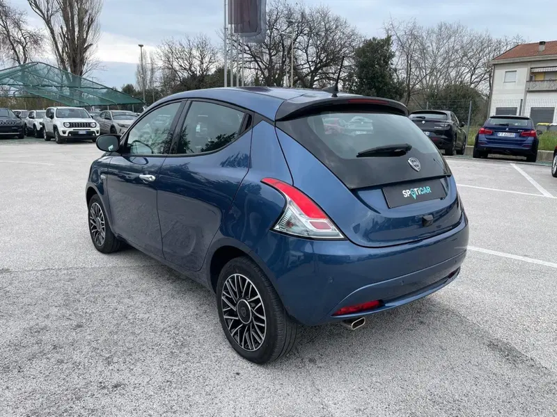 Lancia Ypsilon usata a Ancona (7)