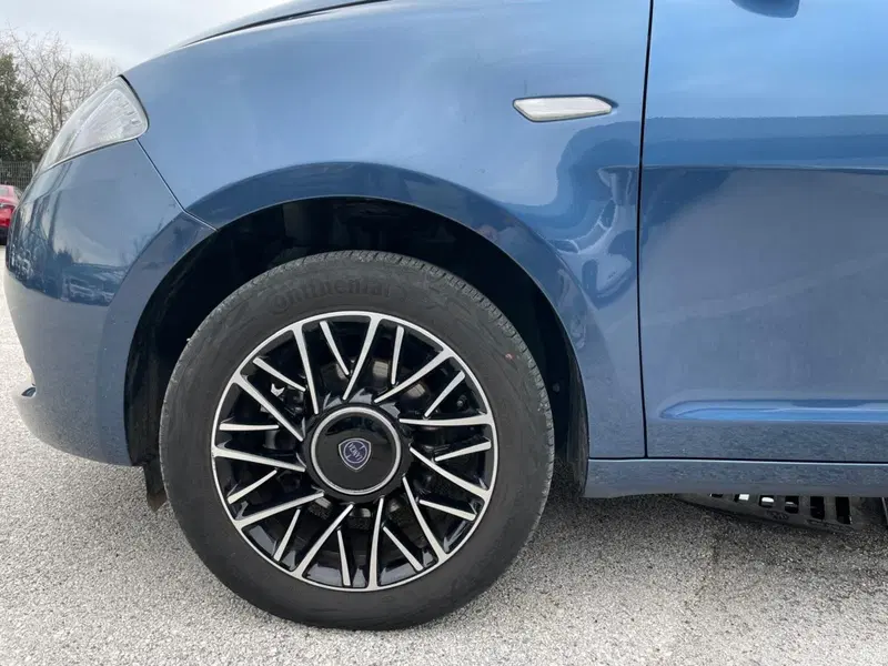 Lancia Ypsilon usata a Ancona (9)