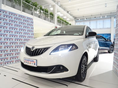 Lancia Ypsilon 1.0 FireFly 5 porte S&amp;S Hybrid Gold Plus del 2024 usata a San Dona&#039; Di Piave