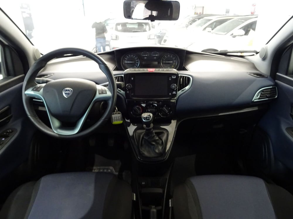 Lancia Ypsilon usata a Venezia (9)