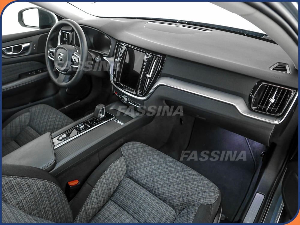 Volvo V60 Cross Country usata a Milano (14)