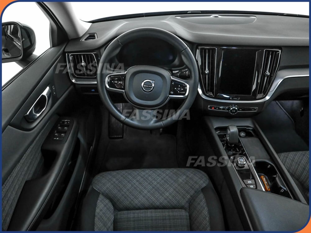 Volvo V60 Cross Country usata a Milano (10)