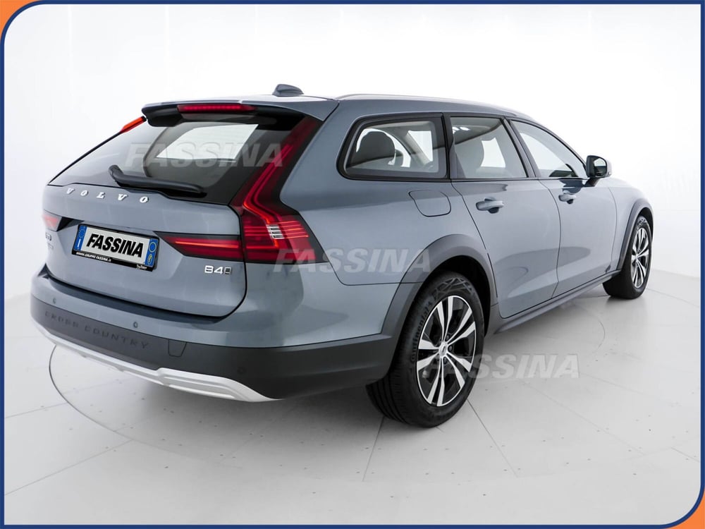 Volvo V90 Cross Country usata a Milano (6)