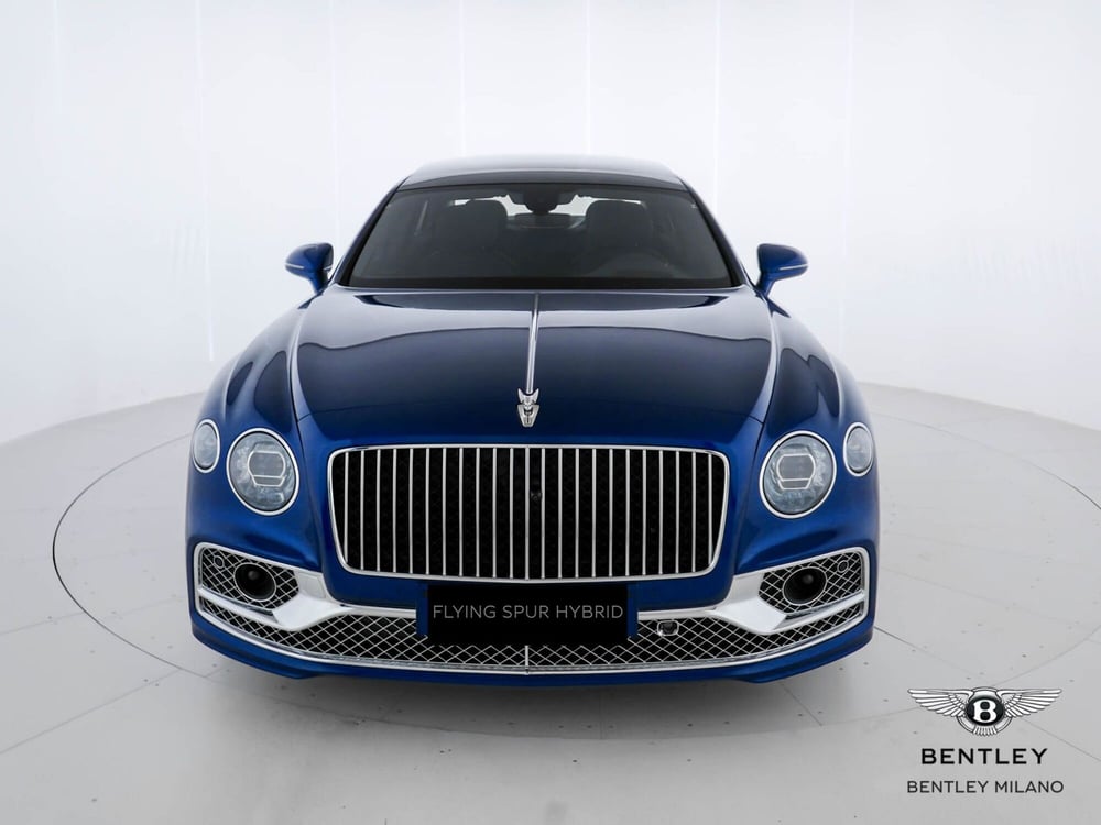 Bentley Flying Spur nuova a Milano (2)