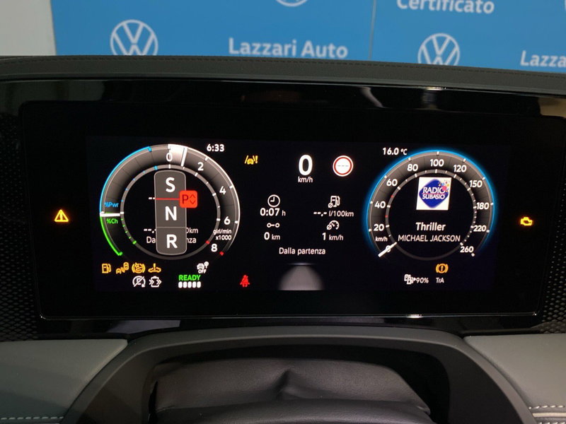 Volkswagen Passat nuova a Lodi (18)