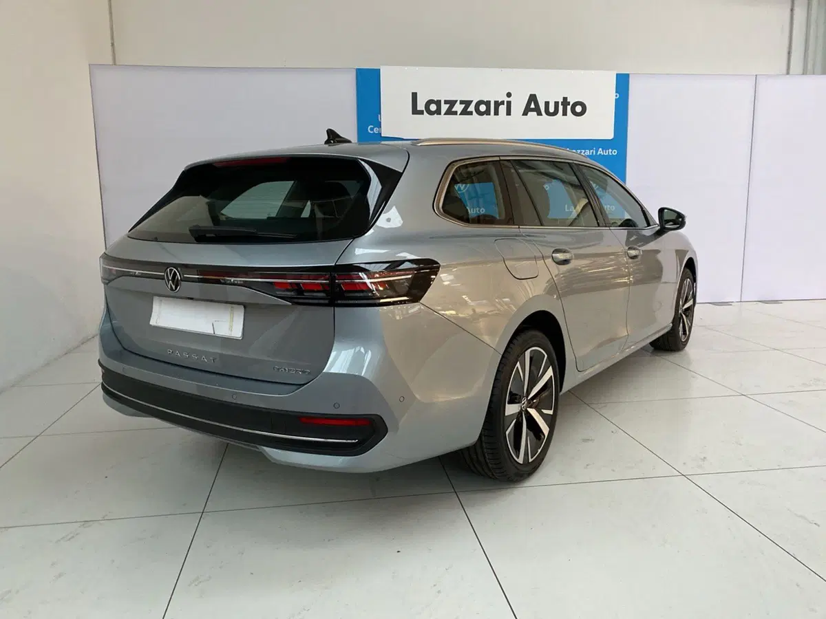 Volkswagen Passat nuova a Lodi (4)