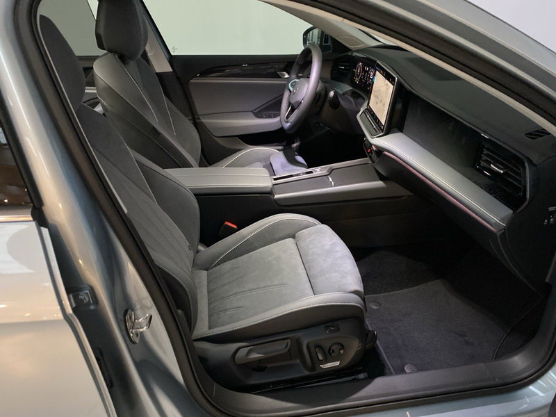 Volkswagen Passat nuova a Lodi (6)
