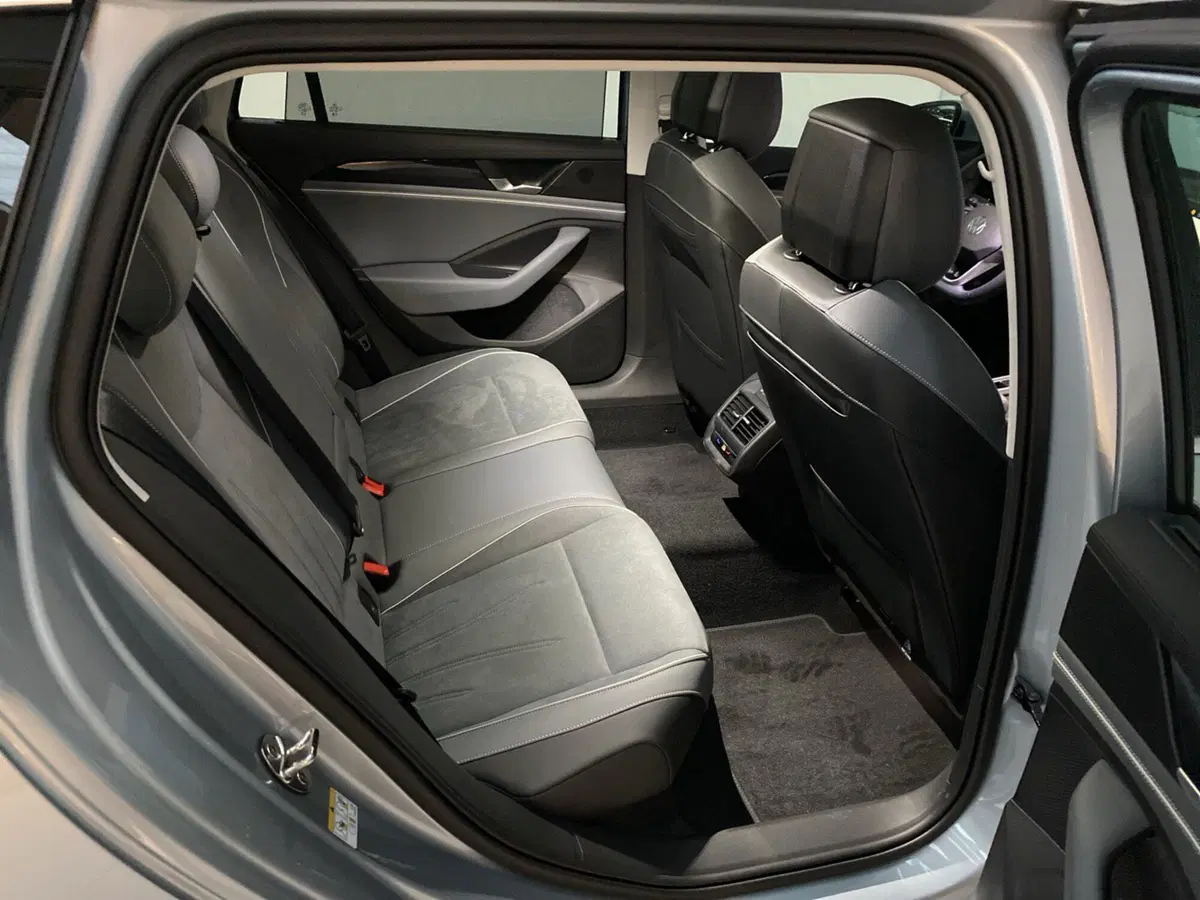 Volkswagen Passat nuova a Lodi (8)