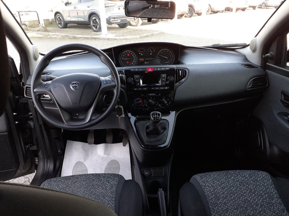 Lancia Ypsilon usata a Parma (17)