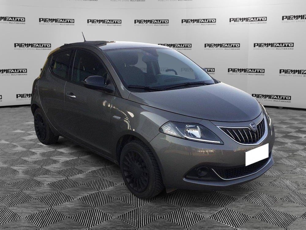 Lancia Ypsilon usata a Parma (8)