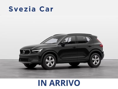 Volvo XC40 B3 automatico Essential  nuova a Milano