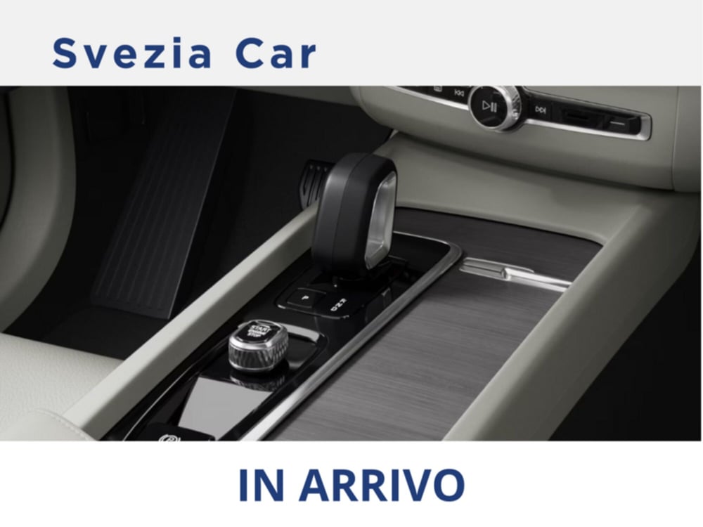 Volvo XC60 nuova a Milano (14)