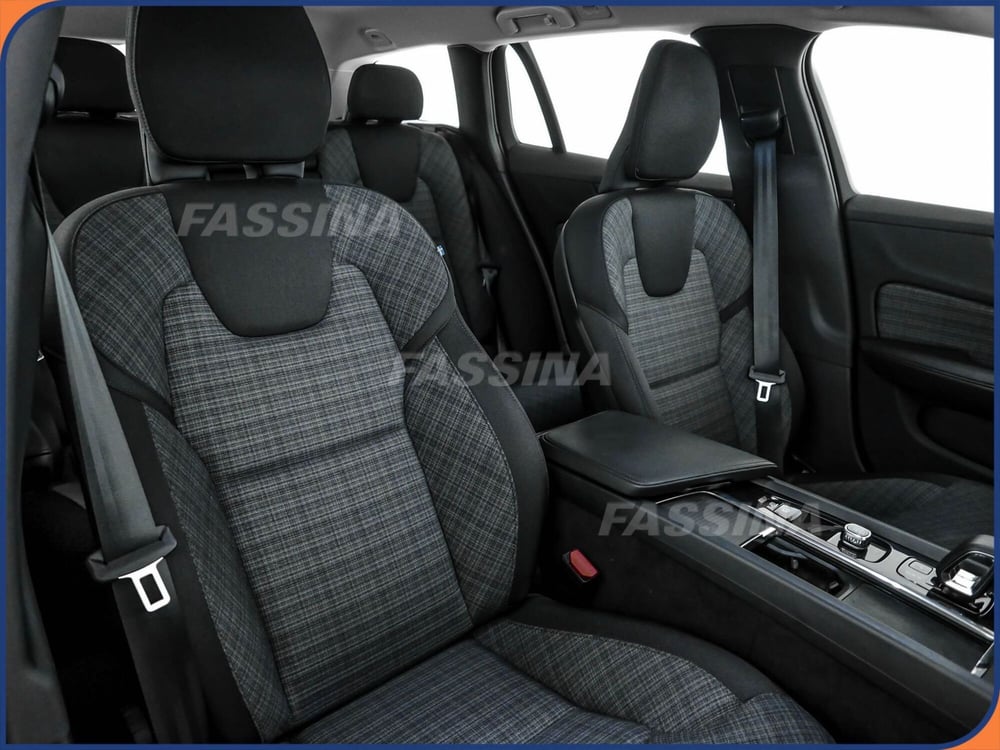 Volvo V60 Cross Country usata a Milano (10)