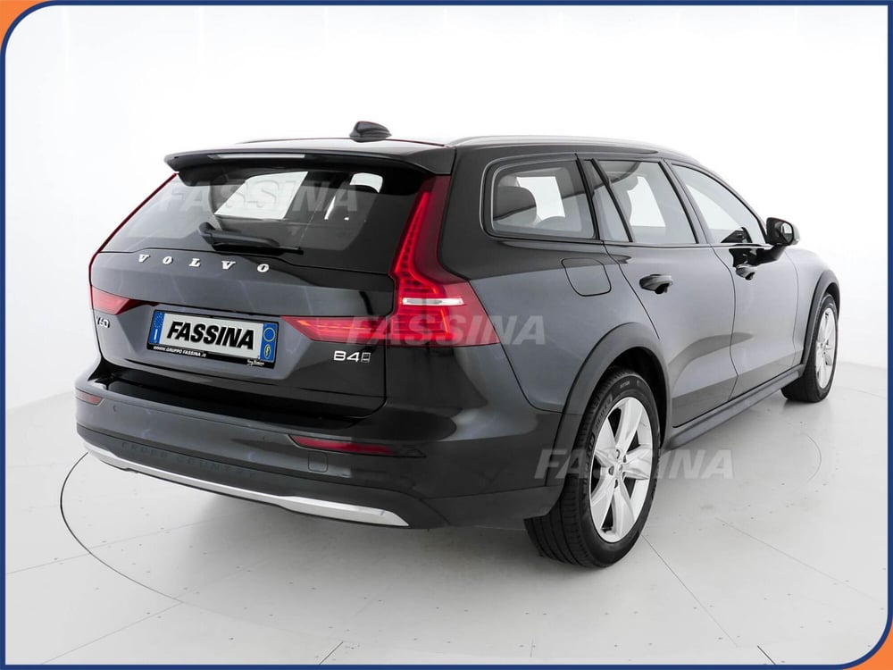 Volvo V60 Cross Country usata a Milano (4)