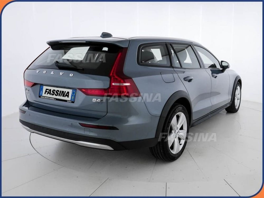 Volvo V60 Cross Country usata a Milano (6)