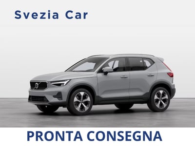 Volvo XC40 B3 automatico Core  nuova a Milano