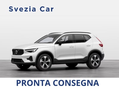 Volvo XC40 B3 automatico Plus Dark  nuova a Milano