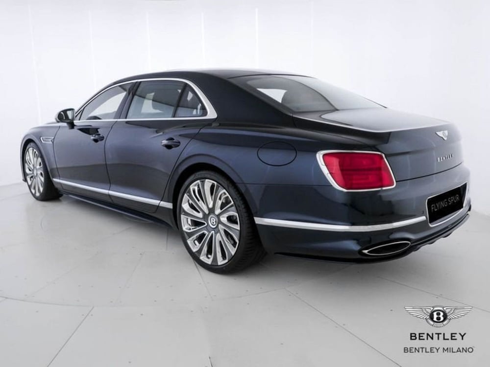 Bentley Flying Spur nuova a Milano (4)