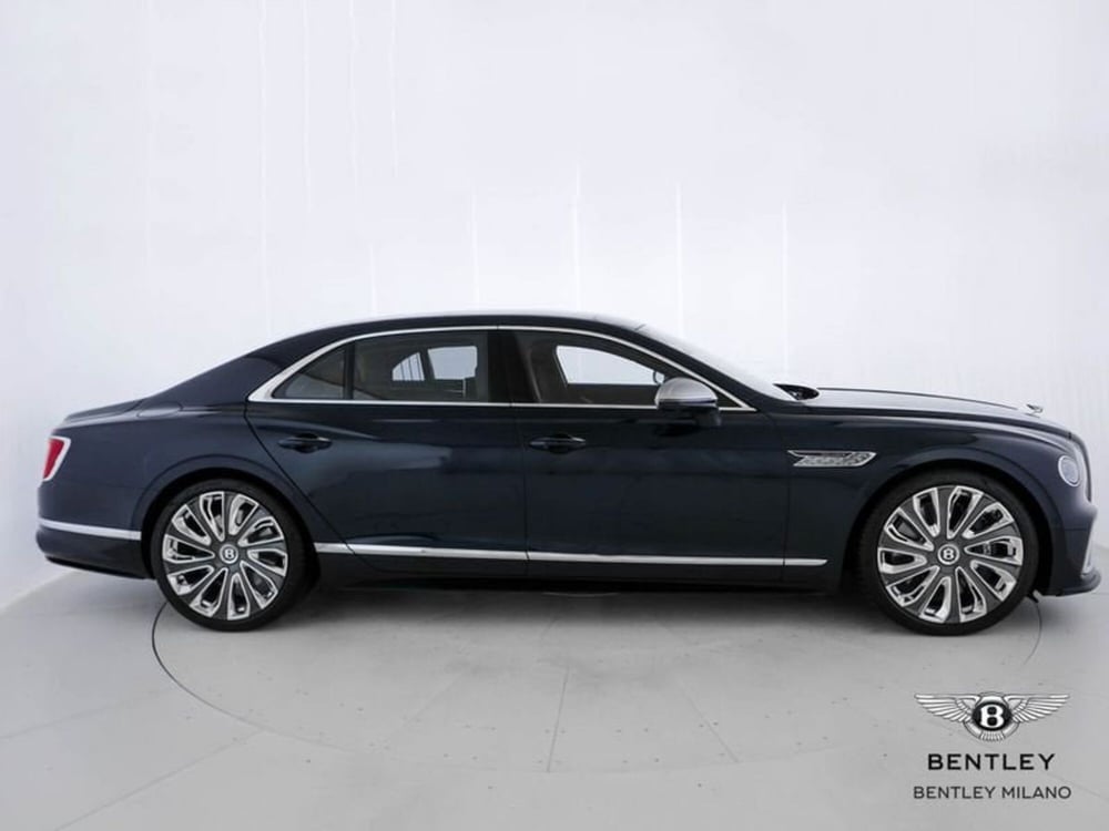 Bentley Flying Spur nuova a Milano (6)