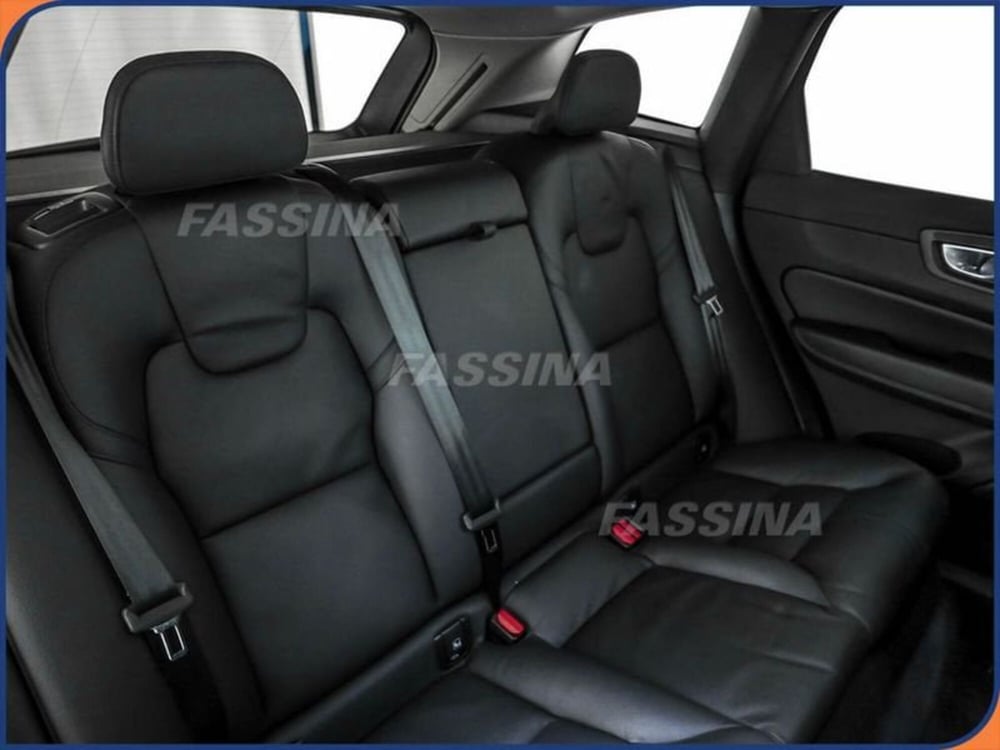 Volvo XC60 usata a Milano (12)