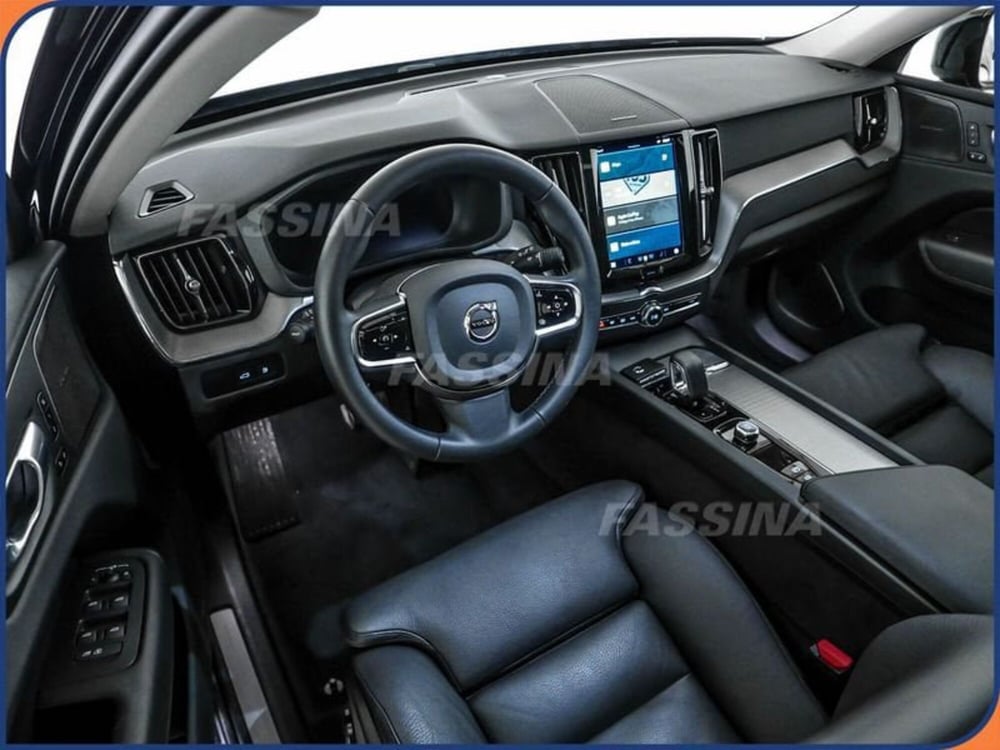 Volvo XC60 usata a Milano (9)