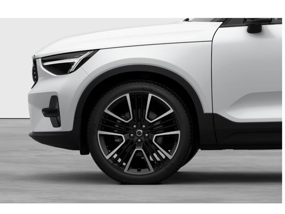 Volvo XC40 nuova a Milano (7)