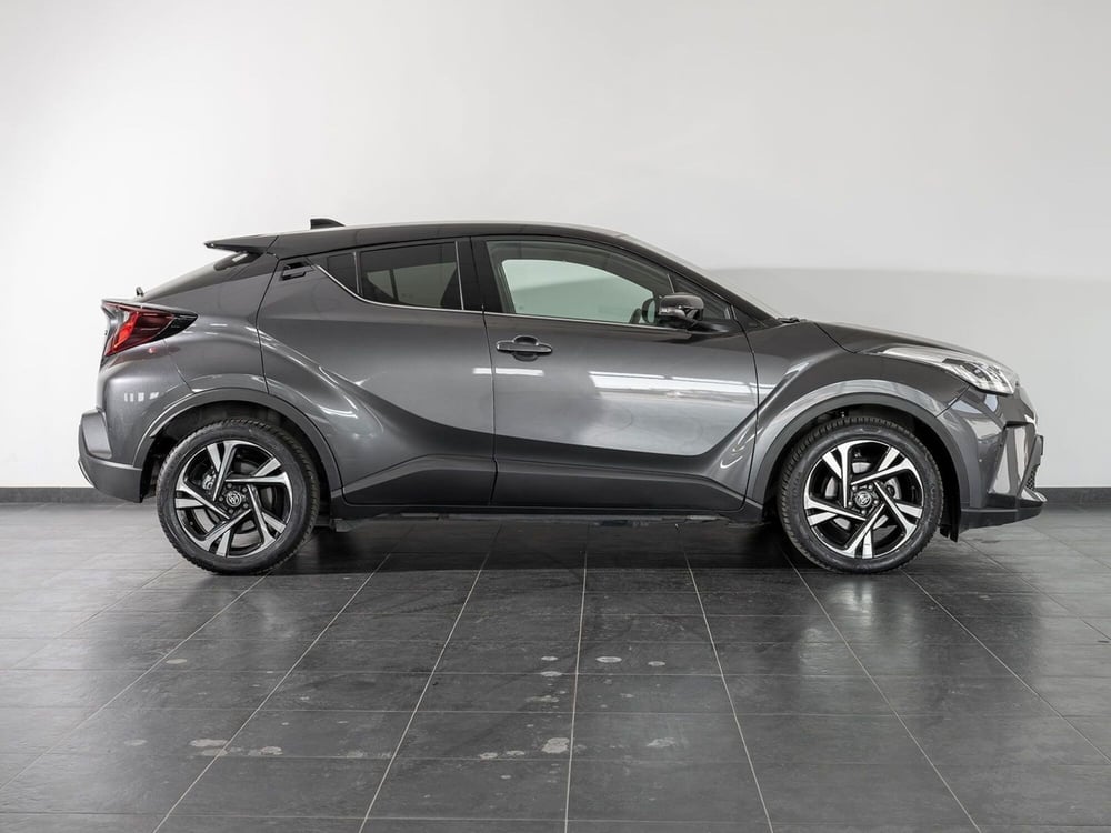 Toyota Toyota C-HR usata a Foggia (13)