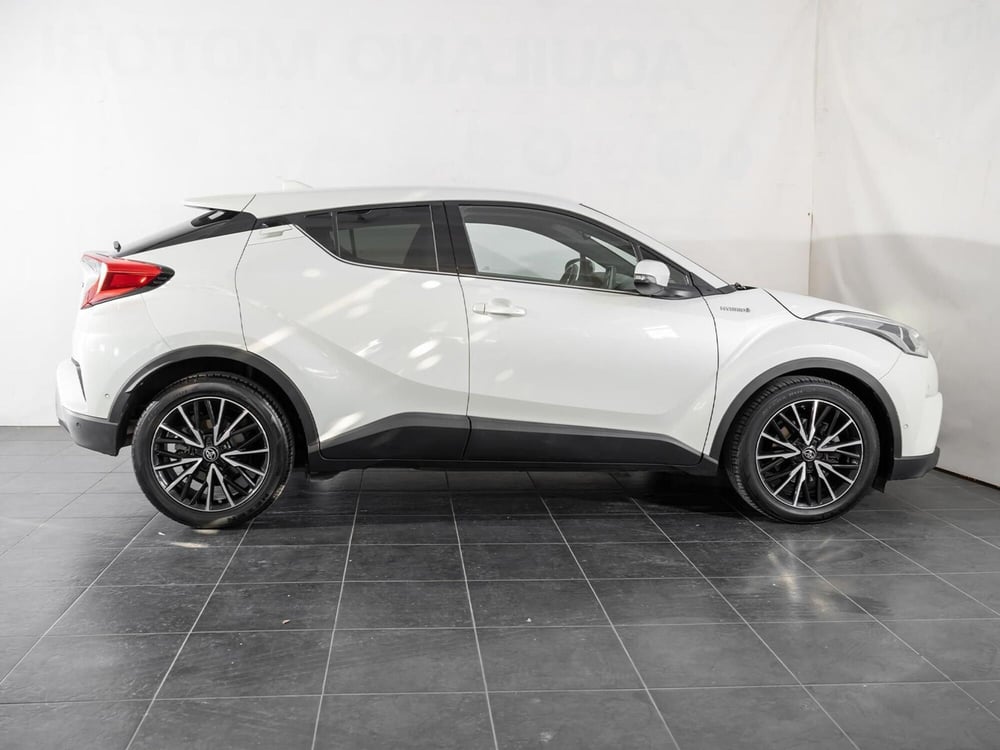 Toyota Toyota C-HR usata a Foggia (13)