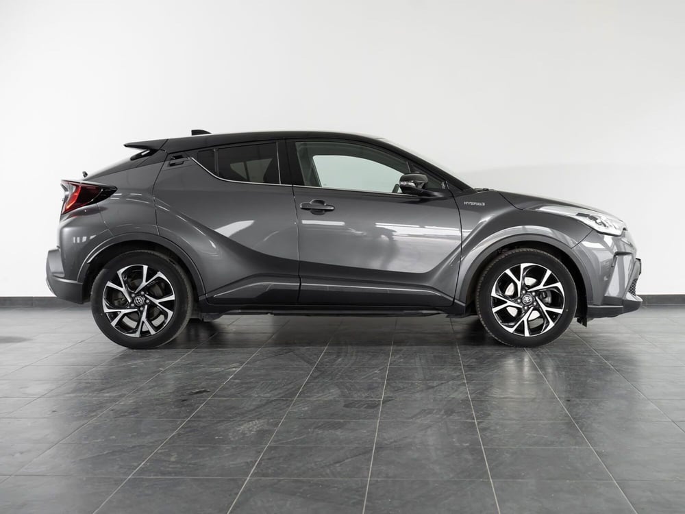 Toyota Toyota C-HR usata a Foggia (12)