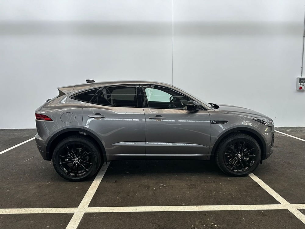 Jaguar E-Pace usata a Milano (6)