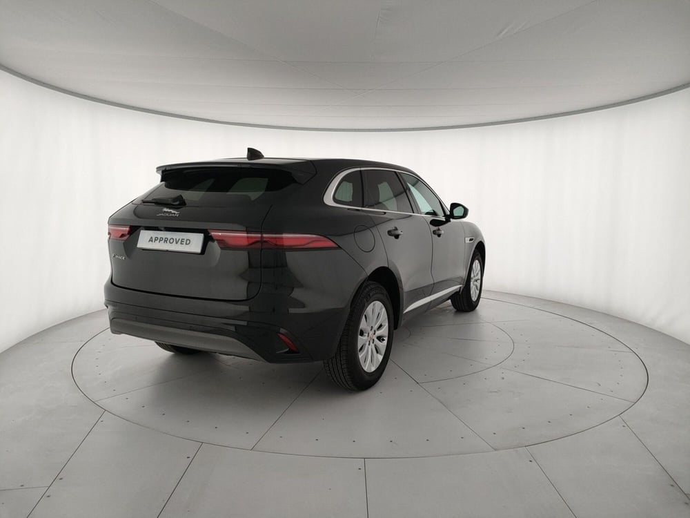 Jaguar F-Pace usata a Milano (2)