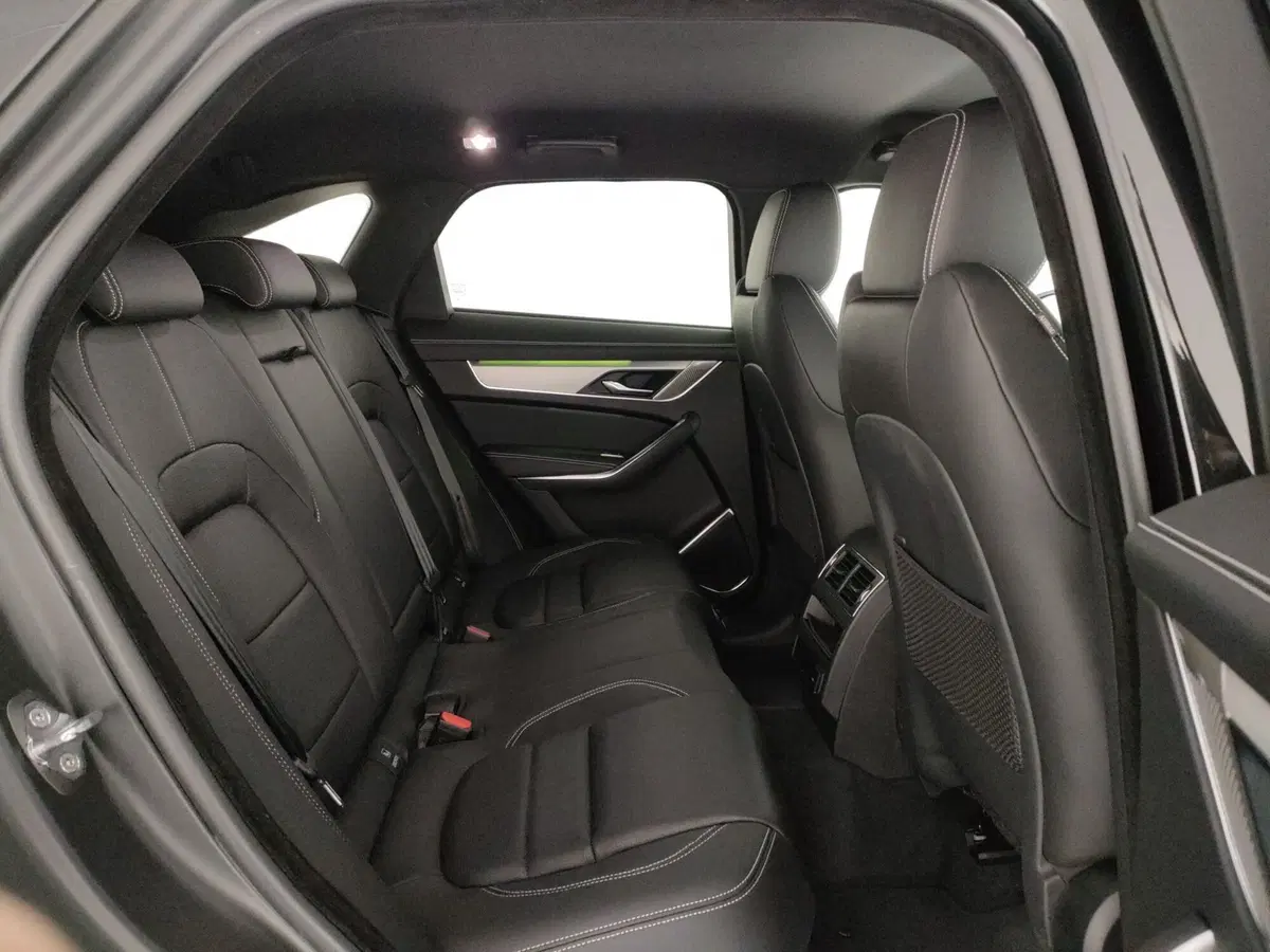 Jaguar F-Pace usata a Milano (5)