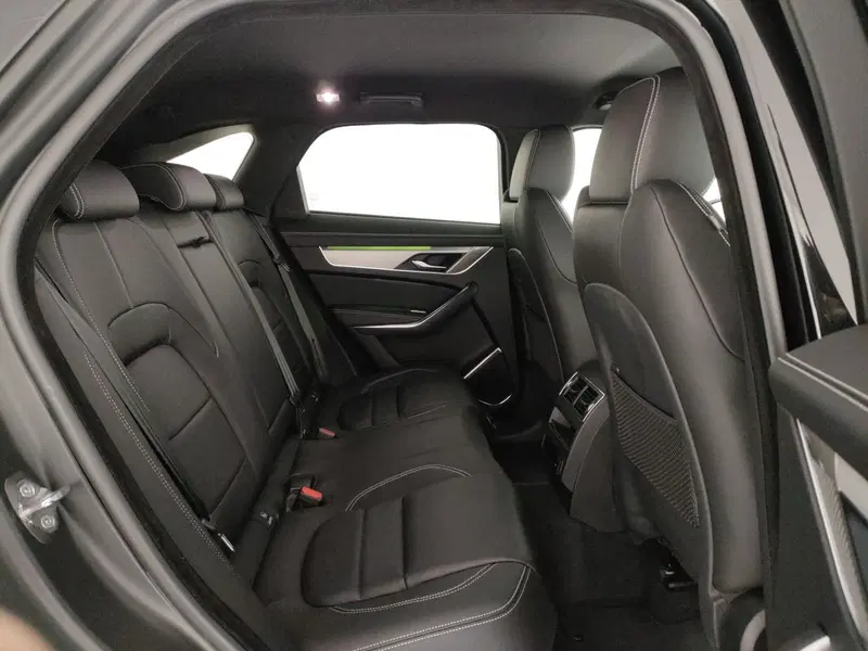 Jaguar F-Pace usata a Milano (5)
