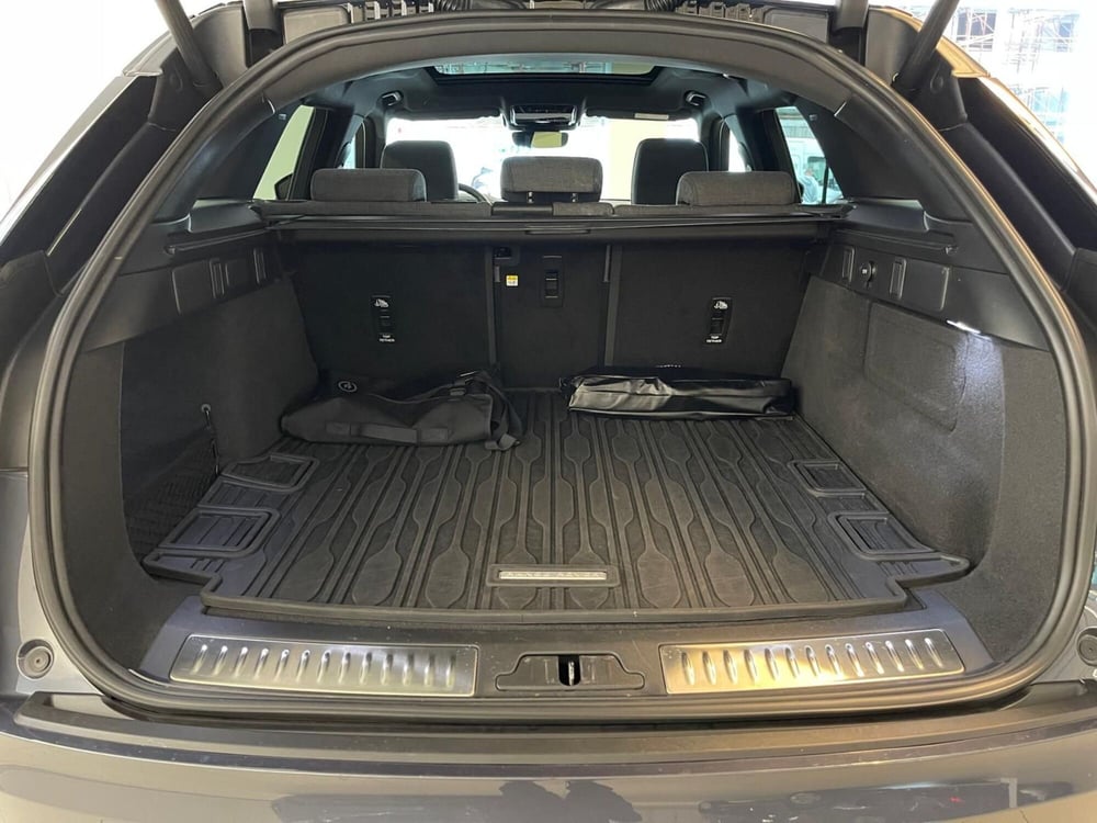 Land Rover Range Rover Velar usata a Milano (14)