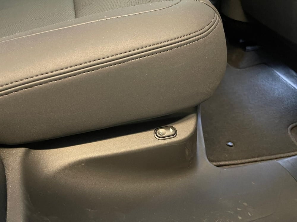 Land Rover Range Rover Velar usata a Milano (16)