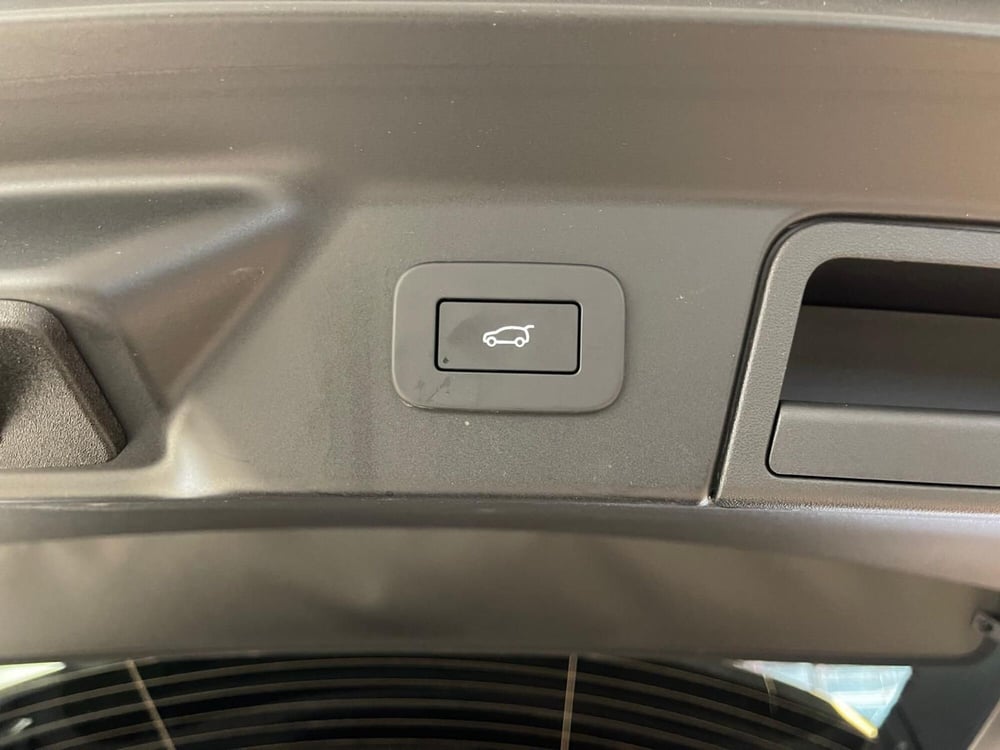 Land Rover Range Rover Velar usata a Milano (18)