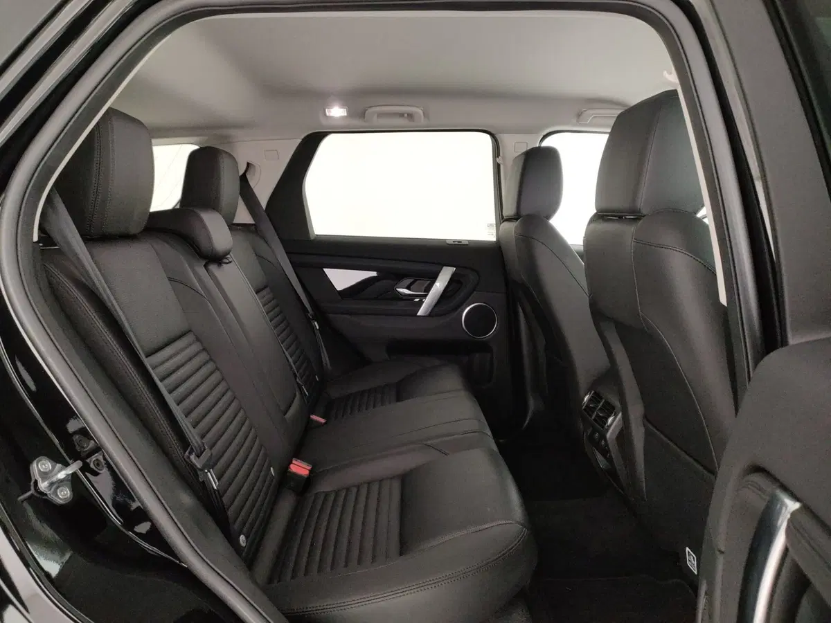 Land Rover Discovery Sport usata a Milano (5)