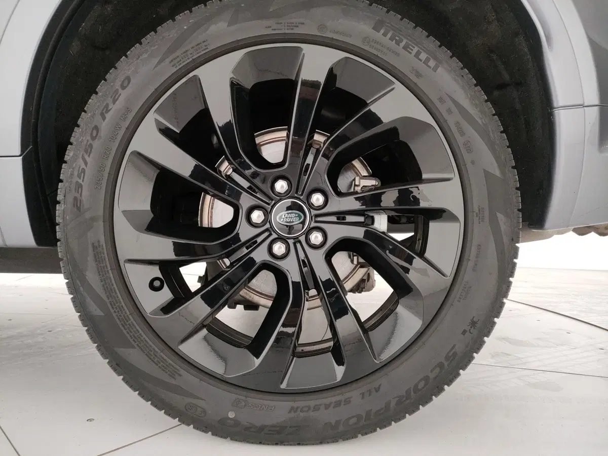 Land Rover Discovery Sport usata a Milano (9)