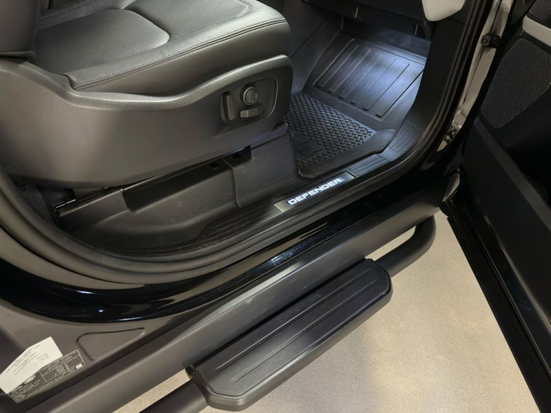 Land Rover Defender usata a Milano (15)