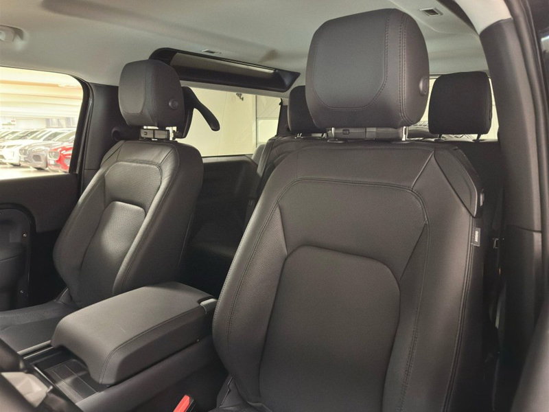 Land Rover Defender usata a Milano (17)