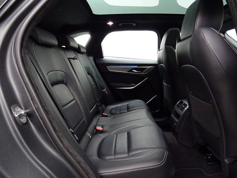 Jaguar F-Pace usata a Como (5)