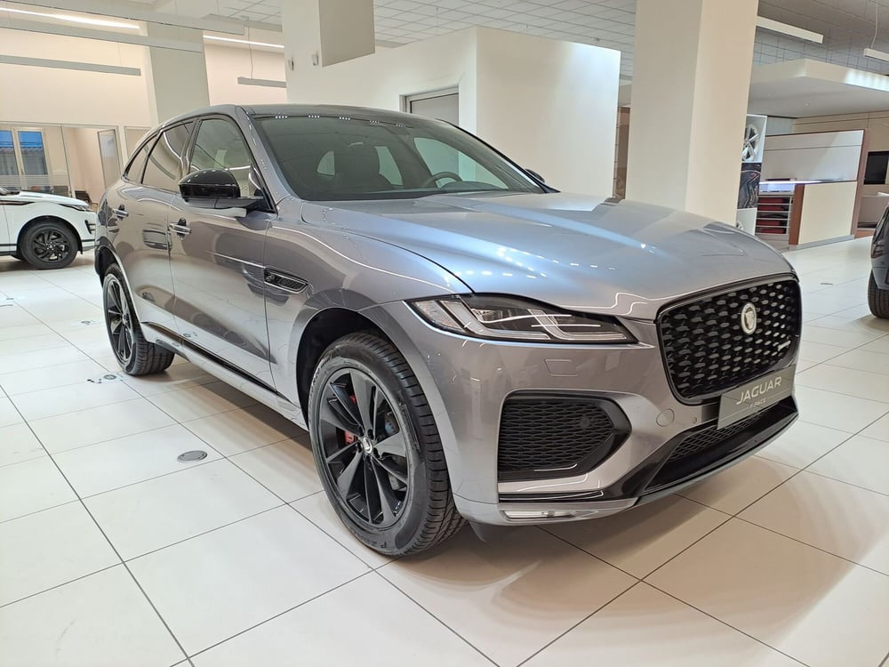 Jaguar F-Pace usata a Pavia (3)