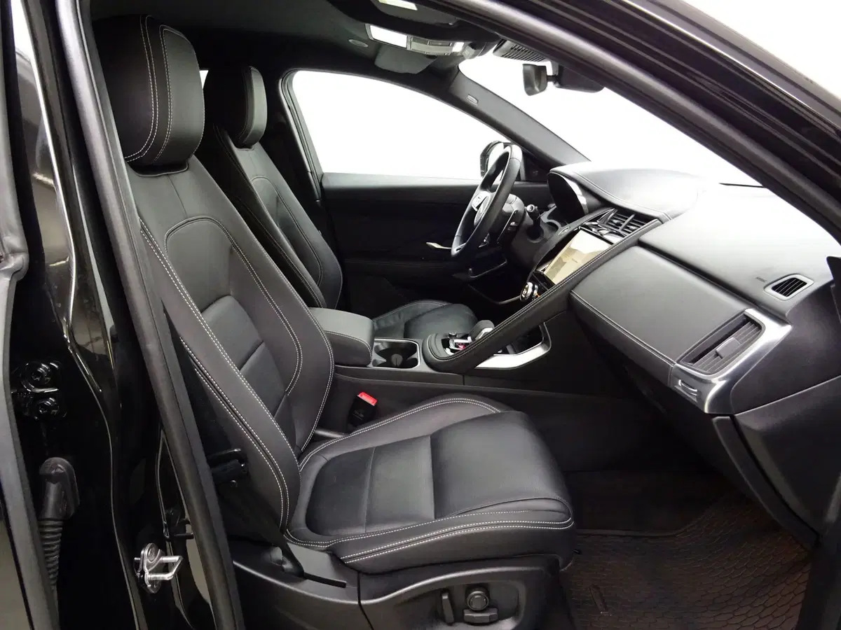 Jaguar E-Pace usata a Como (3)