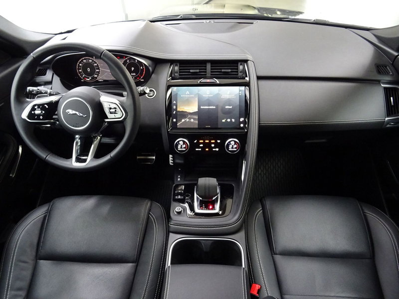 Jaguar E-Pace usata a Como (4)