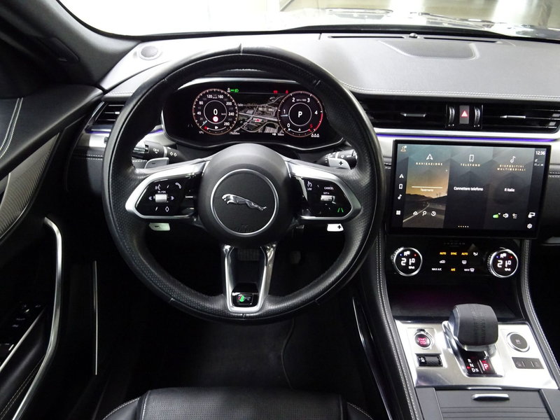 Jaguar F-Pace usata a Como (10)